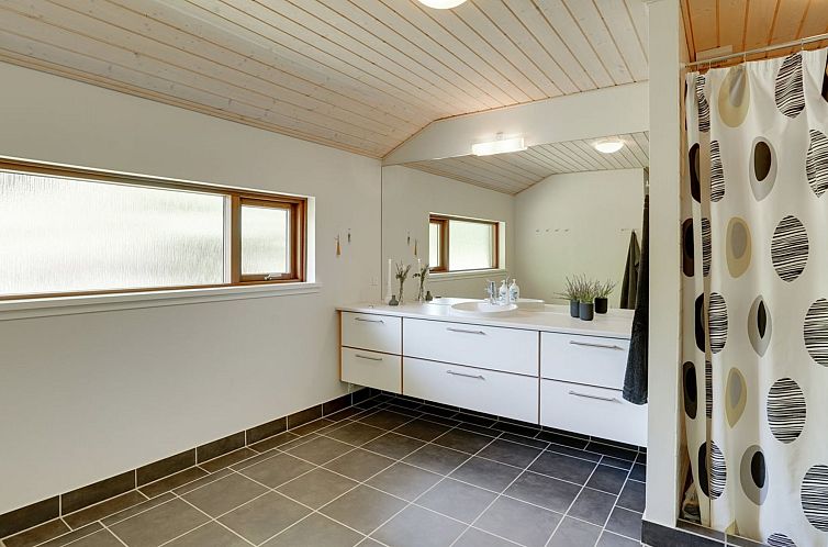 Vakantiehuis "Thorine" - 750m from the sea