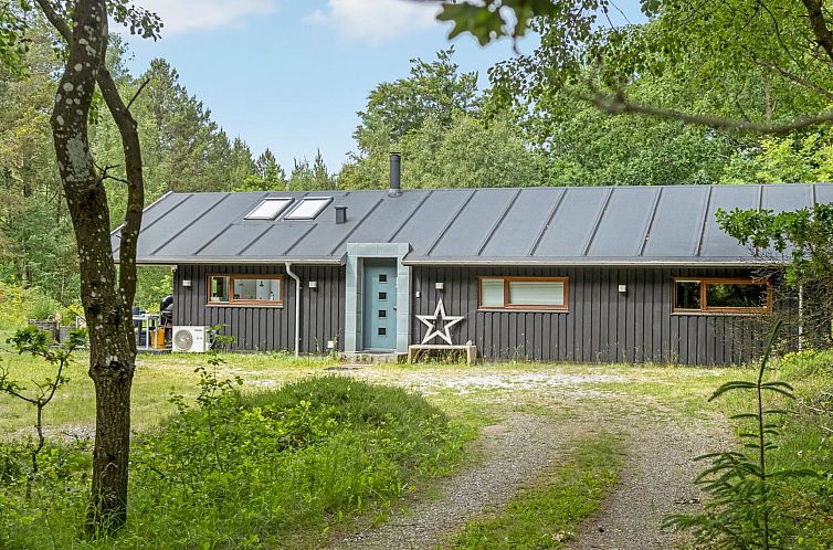 Vakantiehuis "Thorine" - 750m from the sea