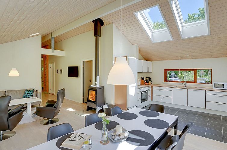 Vakantiehuis "Thorine" - 750m from the sea
