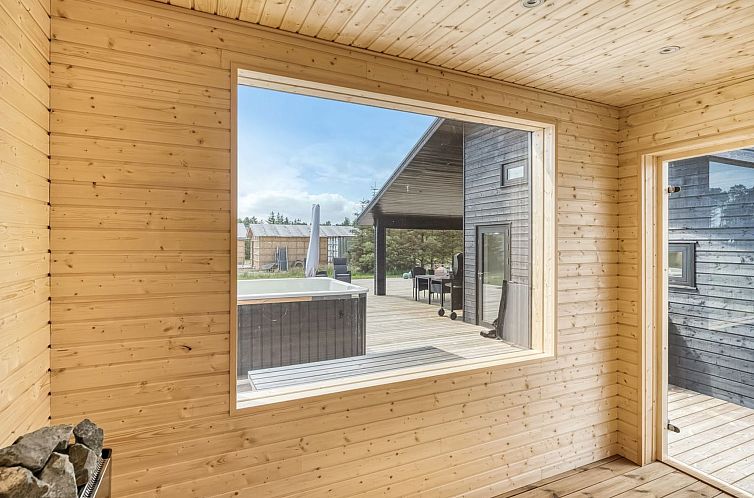 Vakantiehuis "Mads" - 700m from the sea