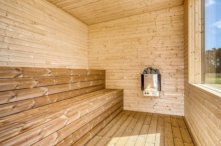 Vakantiehuis "Mads" - 700m from the sea