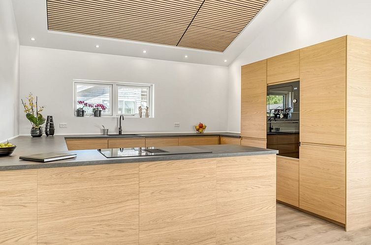 Vakantiehuis "Mads" - 700m from the sea