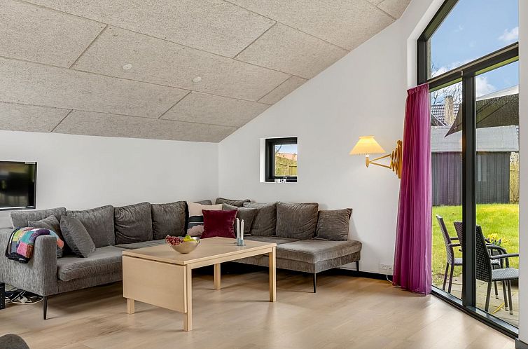 Vakantiehuis "Anttoni" - 350m from the sea