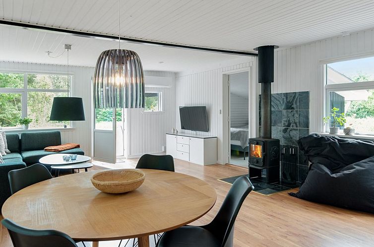 Vakantiehuis "Hilde" - 1.7km from the sea