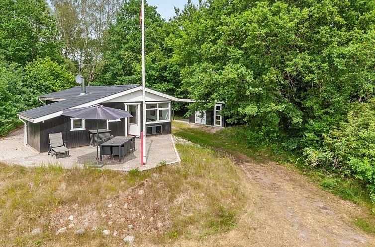 Vakantiehuis "Hilde" - 1.7km from the sea