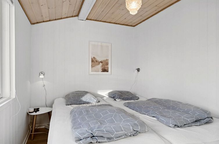 Vakantiehuis "Ehlin" - 150m from the sea