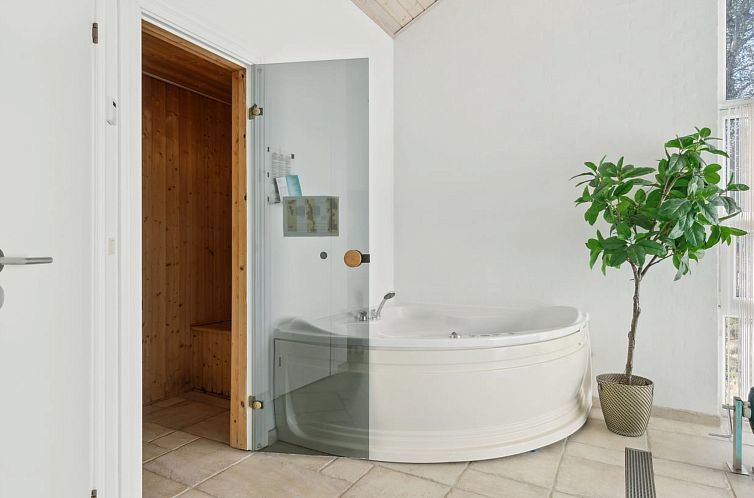 Vakantiehuis "Ehlin" - 150m from the sea