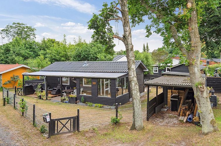 Vakantiehuis "Tjarven" - 300m from the sea