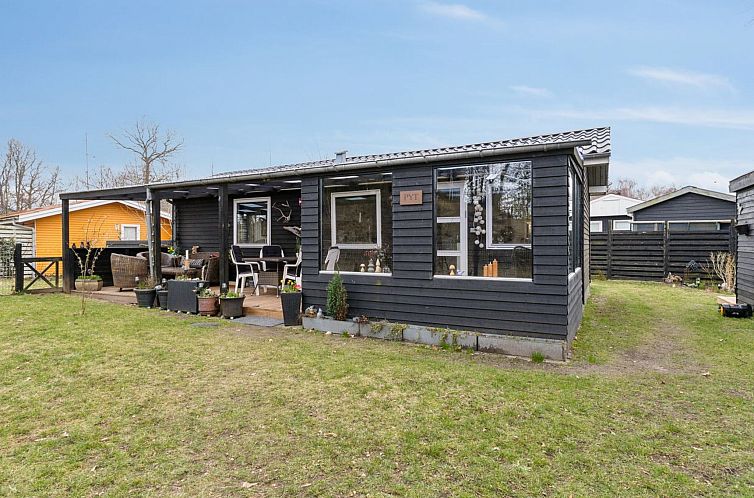 Vakantiehuis "Tjarven" - 300m from the sea