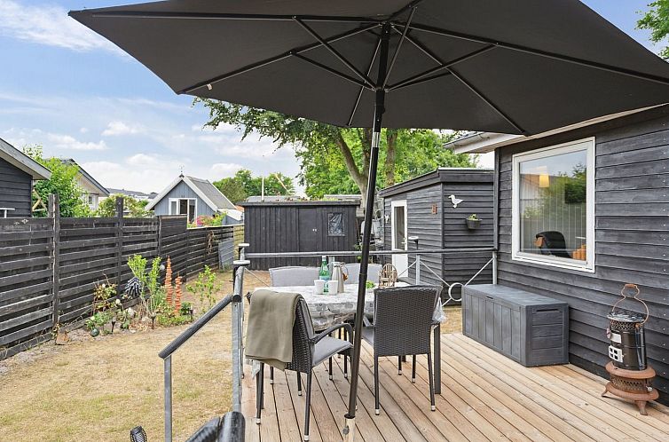 Vakantiehuis "Tjarven" - 300m from the sea