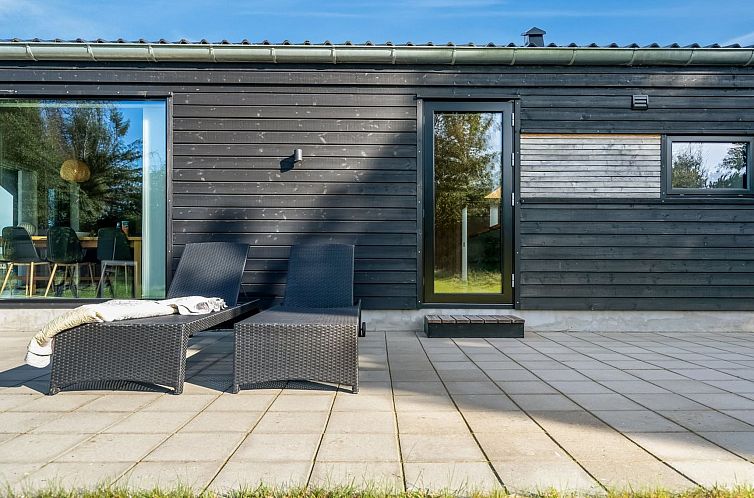 Vakantiehuis "Elik" - 500m from the sea