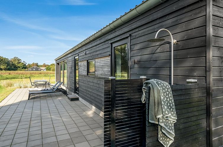 Vakantiehuis "Elik" - 500m from the sea