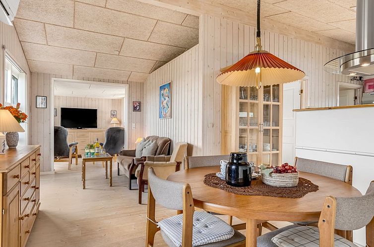 Vakantiehuis "Skarthi" - 200m from the sea