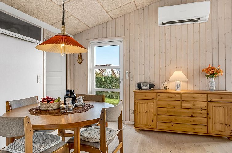 Vakantiehuis "Skarthi" - 200m from the sea