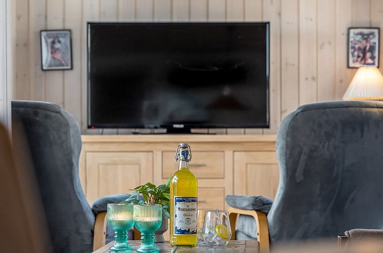 Vakantiehuis "Skarthi" - 200m from the sea