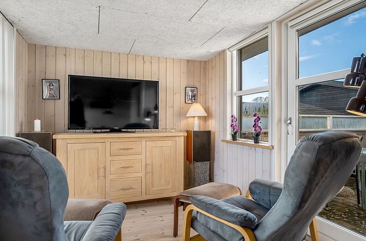 Vakantiehuis "Skarthi" - 200m from the sea