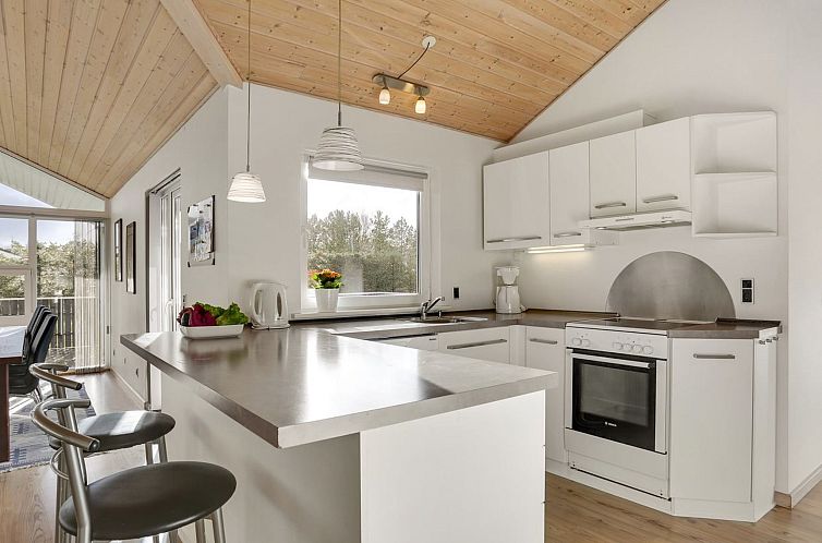 Vakantiehuis "Lirim" - 50m from the sea