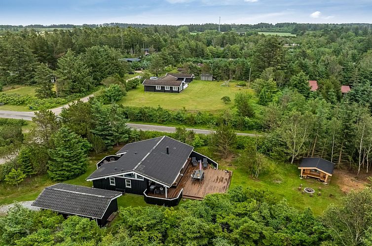 Vakantiehuis "Anouk" - 2km from the sea