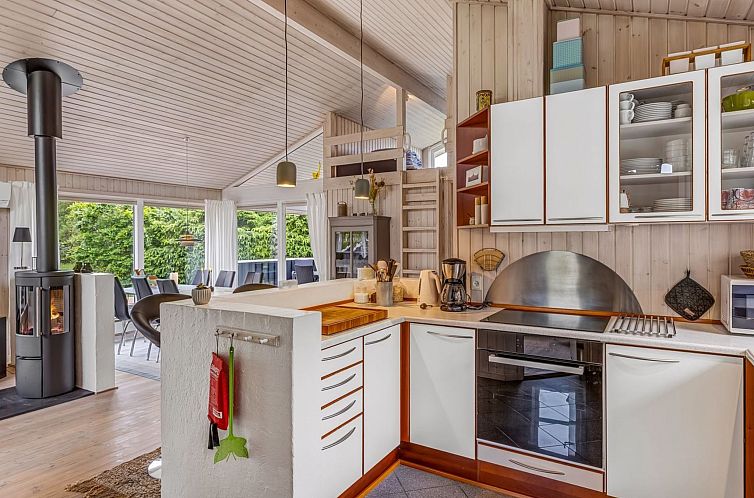 Vakantiehuis "Anouk" - 2km from the sea