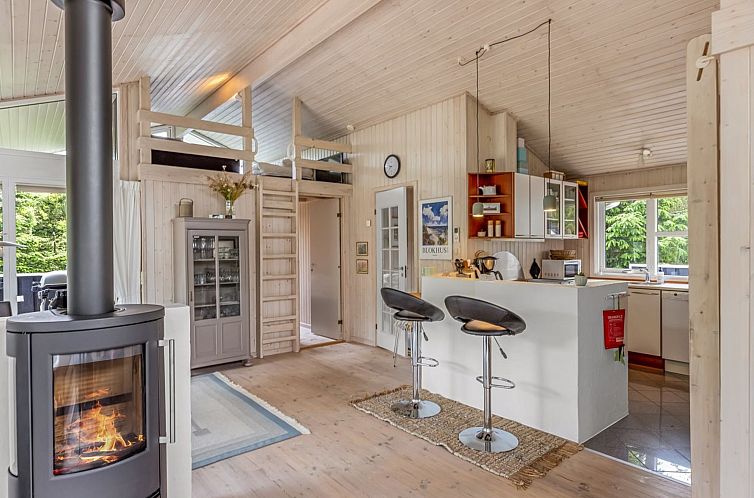 Vakantiehuis "Anouk" - 2km from the sea