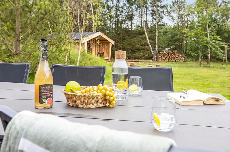 Vakantiehuis "Anouk" - 2km from the sea