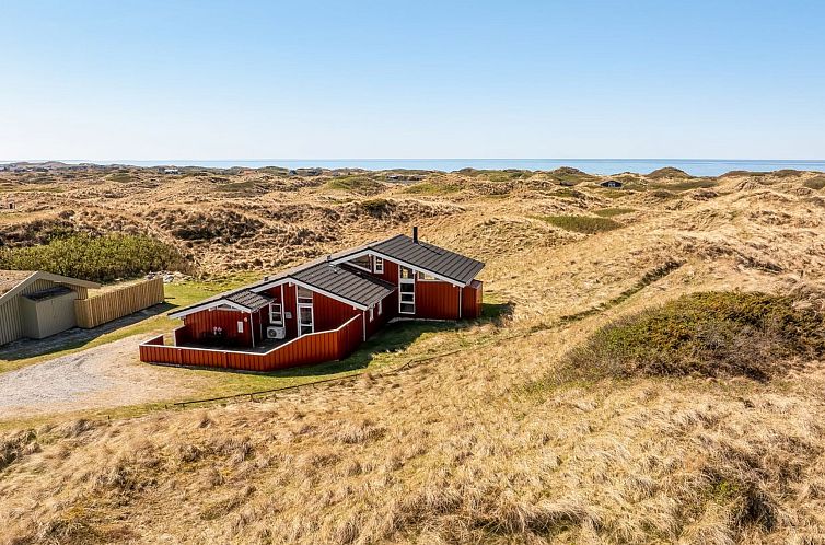 Vakantiehuis "Ludviga" - 400m from the sea