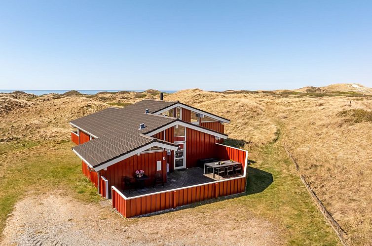 Vakantiehuis "Ludviga" - 400m from the sea