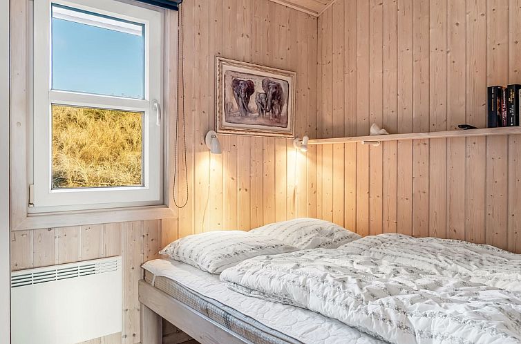 Vakantiehuis "Ludviga" - 400m from the sea