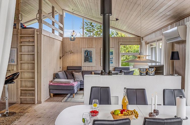 Vakantiehuis "Anouk" - 2km from the sea