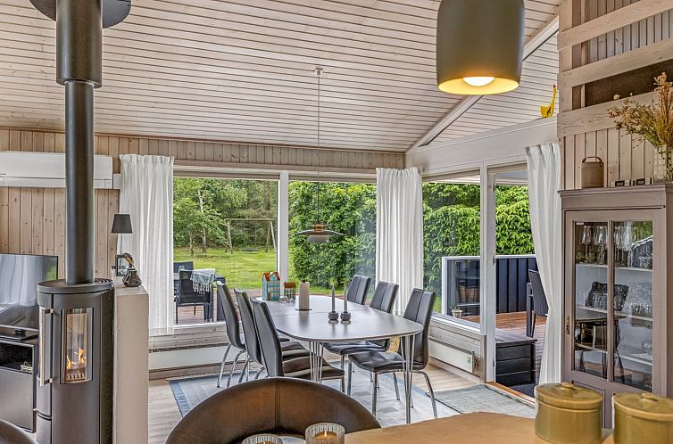 Vakantiehuis "Anouk" - 2km from the sea