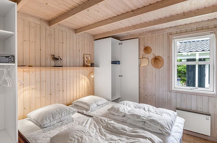 Vakantiehuis "Anouk" - 2km from the sea