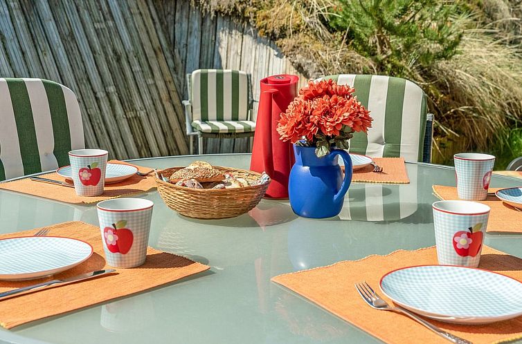 Vakantiehuis "Sighwarth" - 350m from the sea
