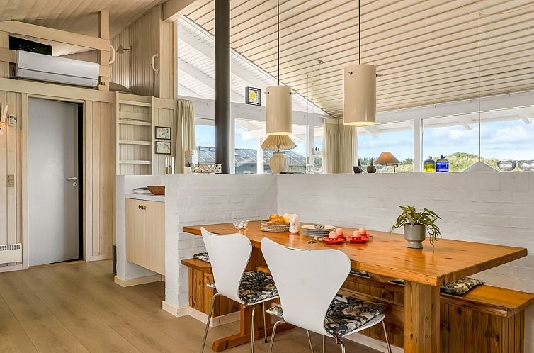 Vakantiehuis "Sigrid" - 400m from the sea