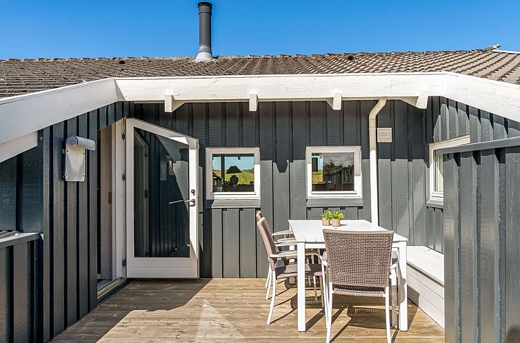 Vakantiehuis "Sigrid" - 400m from the sea