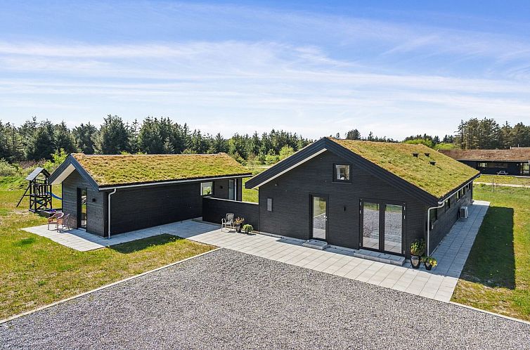Vakantiehuis "Fredrika" - 1.5km from the sea