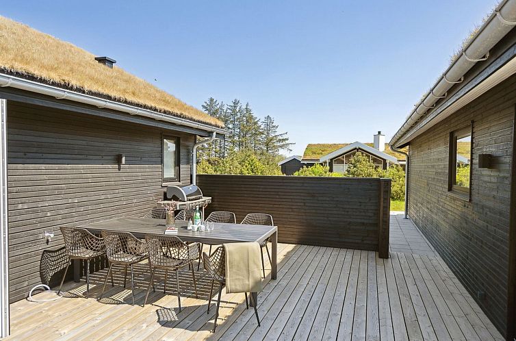 Vakantiehuis "Fredrika" - 1.5km from the sea
