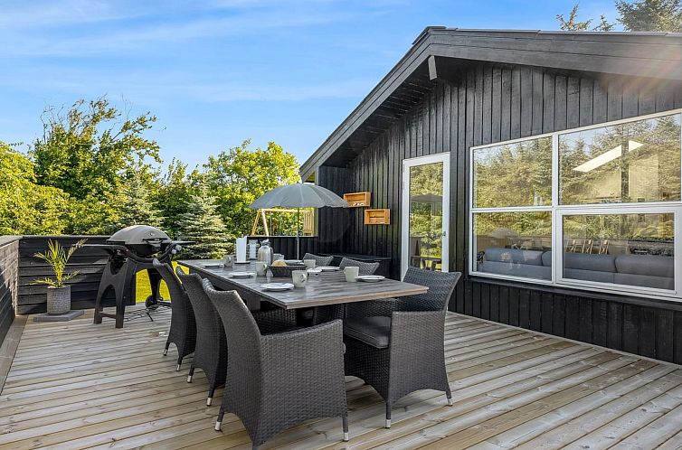 Vakantiehuis "Ema" - 1.9km from the sea