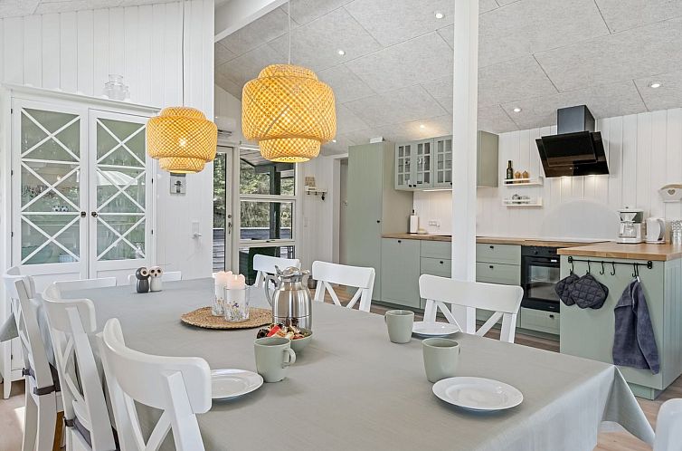 Vakantiehuis "Ema" - 1.9km from the sea