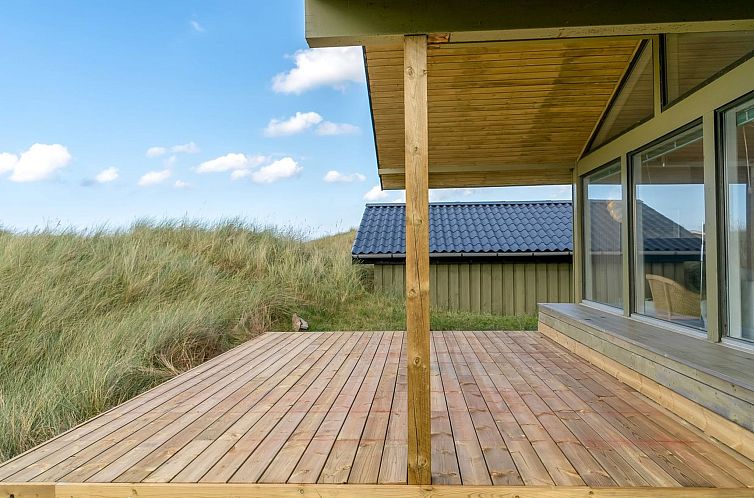 Vakantiehuis "Myrna" - 250m from the sea