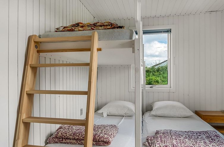 Vakantiehuis "Myrna" - 250m from the sea