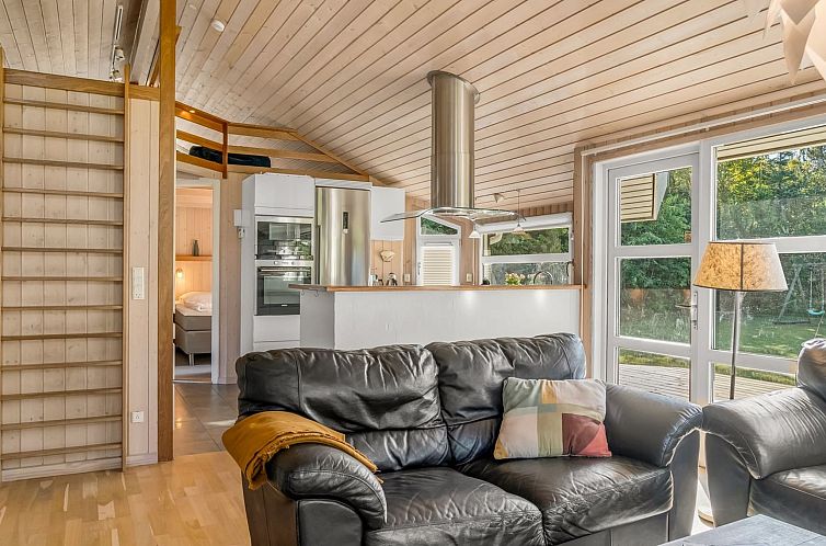 Vakantiehuis "Mechthild" - 2.7km from the sea