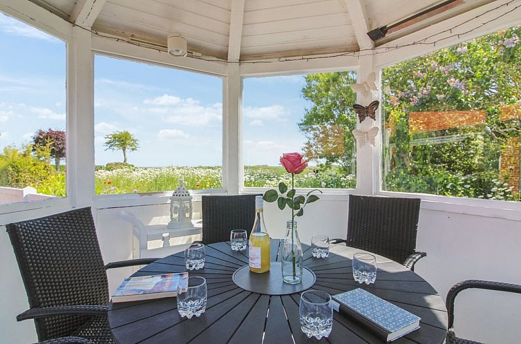 Vakantiehuis "Larisa" - 250m from the sea