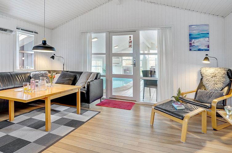 Vakantiehuis "Larisa" - 250m from the sea