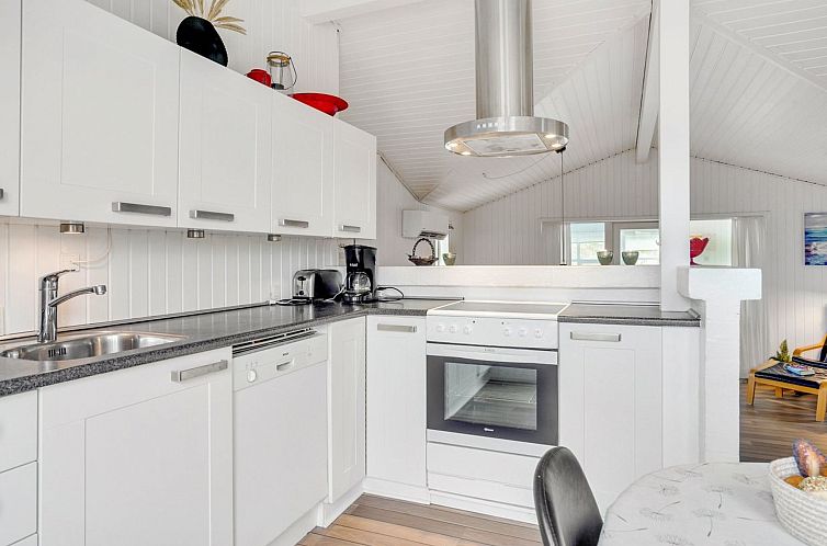 Vakantiehuis "Larisa" - 250m from the sea