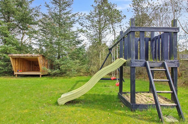Vakantiehuis "Gustina" - 1.2km from the sea
