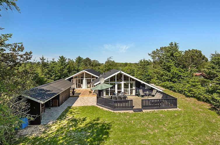 Vakantiehuis "Gustina" - 1.2km from the sea