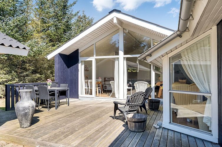 Vakantiehuis "Gustina" - 1.2km from the sea
