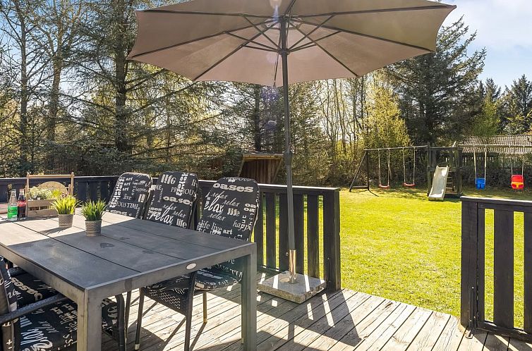 Vakantiehuis "Gustina" - 1.2km from the sea