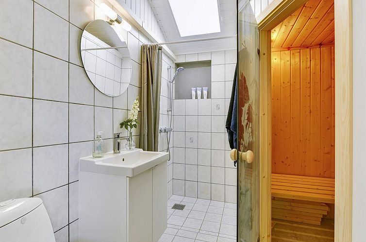 Vakantiehuis "Gustina" - 1.2km from the sea