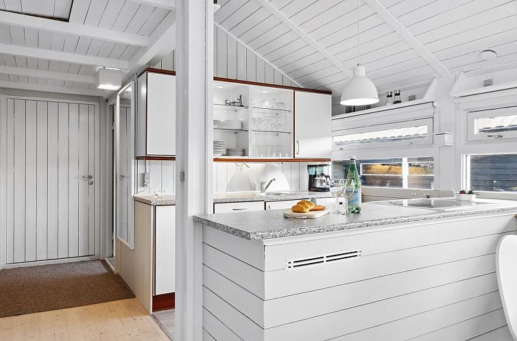 Vakantiehuis "Allida" - 800m from the sea